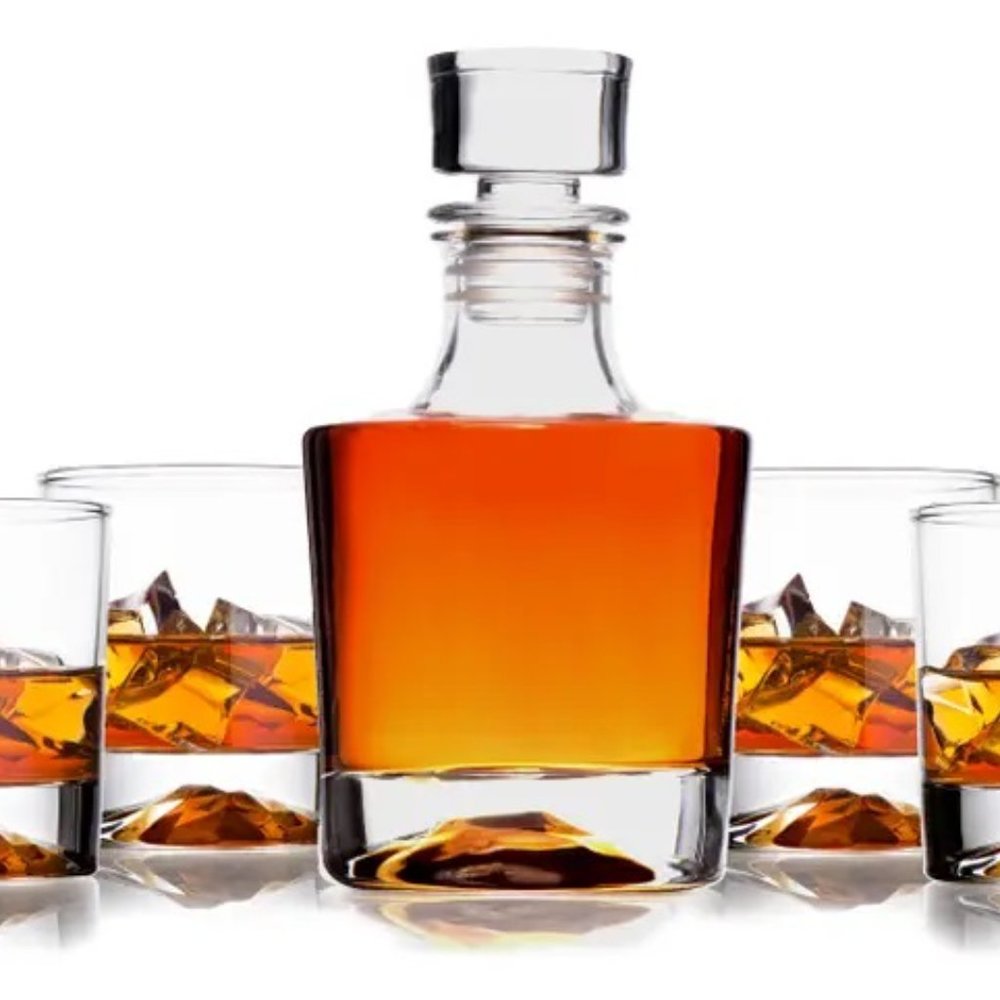 Whiskey Decanter & 4 Whiskey Glasses Set Airtight Stopper